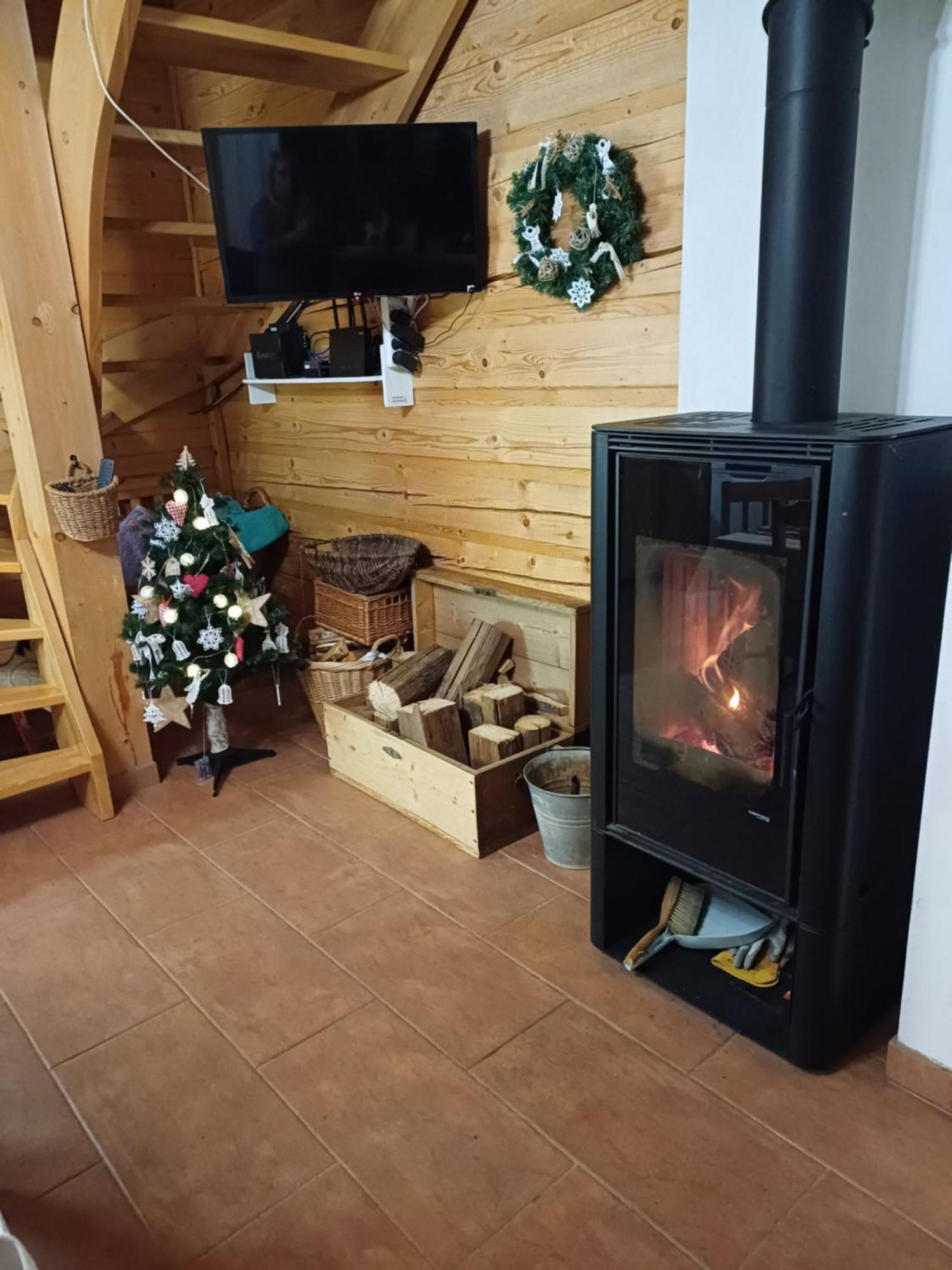 Drevenica Zapadne Tatry S Kupacou Kadou A Krbom Apartment Ziar Exterior photo